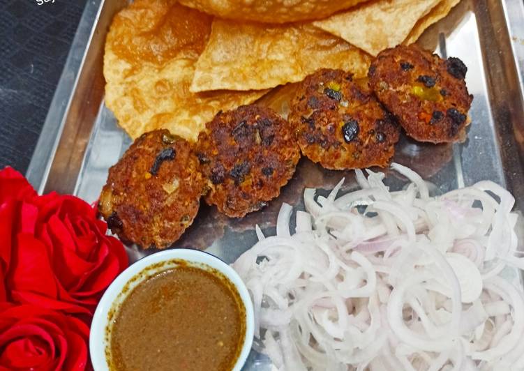 Recipe of Award-winning Qeemay ke kabab with puri