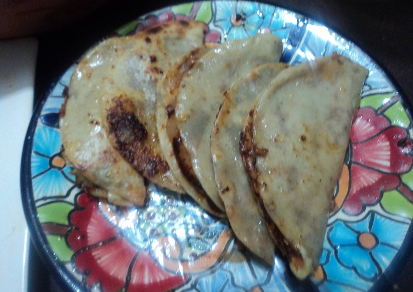 Taquitos dorados de cochinita pibíl a la mexicana. México