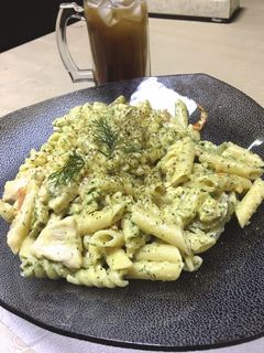 صورة لوصفة مكرونة البيستو الأيطالية