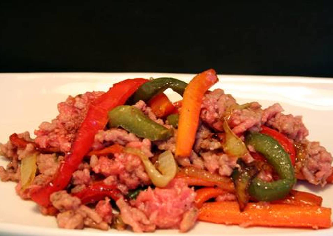 Carne picada con verduras