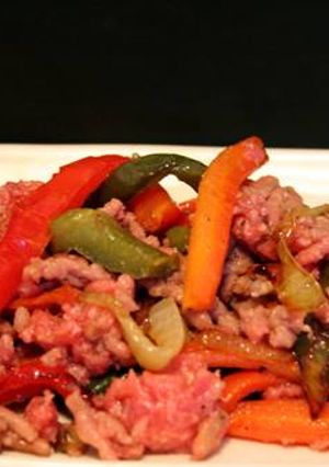 Una foto de Carne picada con verduras