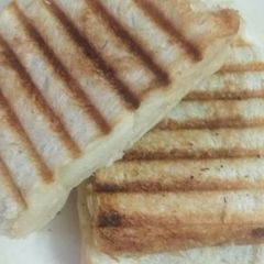 A picture of Cheesy toast.