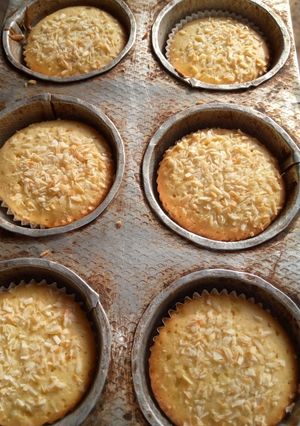 A picture of Coconut cupcakes.