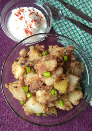 બટાકા સિંગદાણા ની ખીચડી રેસીપી મુખ્ય ફોટો
