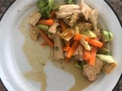 Una foto de pollo hervido saludable