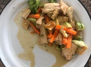 Una foto de Pollo 🍗 en salsa TERIYAKI