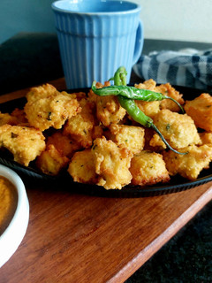 A picture of MOONG DAL PAKODI/ BHAJIYA.