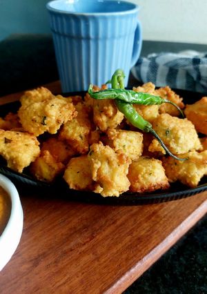 A picture of MOONG DAL PAKODI/ BHAJIYA.