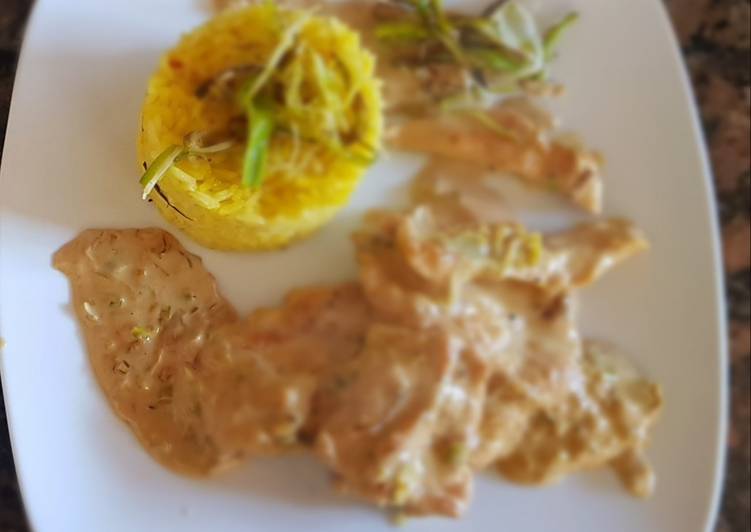 Pollo al vermouth, con puerros