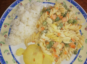 Una foto de Tornillos con Verduras