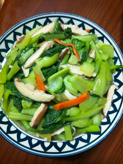 鮮菇炒青江菜 的食譜成品照片