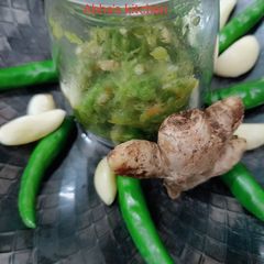 A picture of Lahsun Mirchi Ki Chutney.