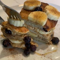 A picture of Banana Oat Pancakes.