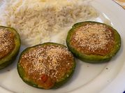 Una foto de relleno con picadillo de carne