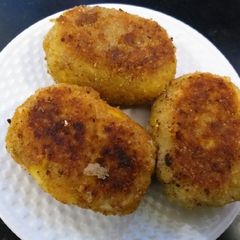 A picture of Corn cheese chicken cutlets.