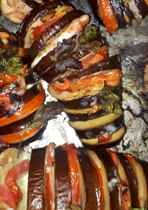 Una foto de Berenjenas rellenas al horno riquísimas!