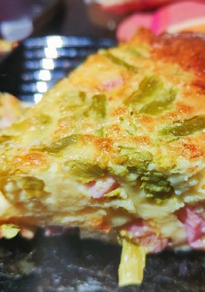 Une photo de Quiche sans pâte aux asperges vertes