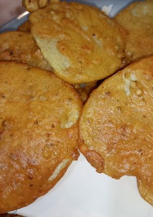 A picture of Aloo ke pakory.