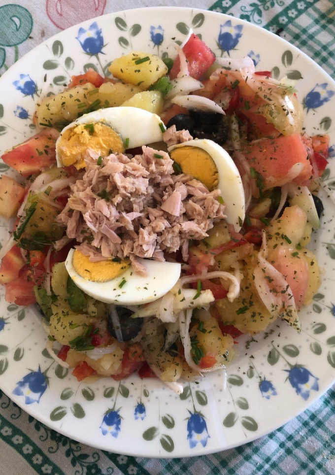 Una foto de 413. Ensalada campera (entrante ensalada)