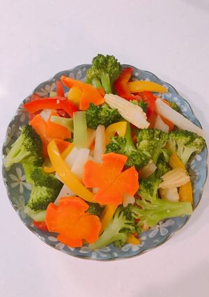 綠花椰炒時蔬 的食譜成品照片