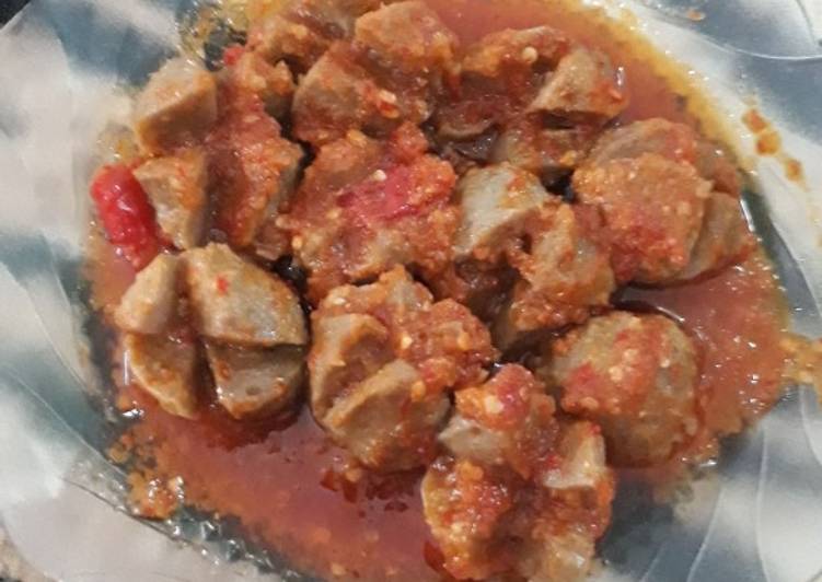 Bagaimana Menyiapkan Oseng bakso mercon yang Enak