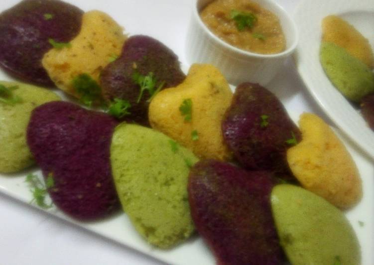 Steps to Make Perfect Palak,beet and carrot idli