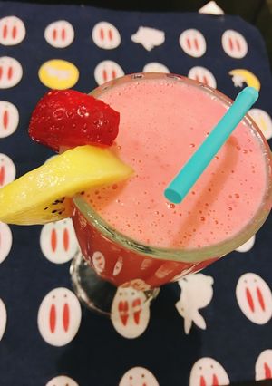 Hình của món Strawberry Yogurt Smoothie.