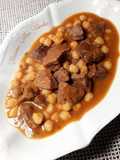 Garbanzos lechoso con tapa de ternera y ras el hanout
