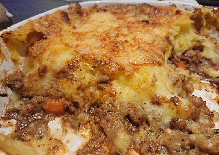 Simple Way to Prepare Favorite Pork Mince and Mash Potato Casserole