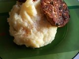 Puré de papas con frito de atún