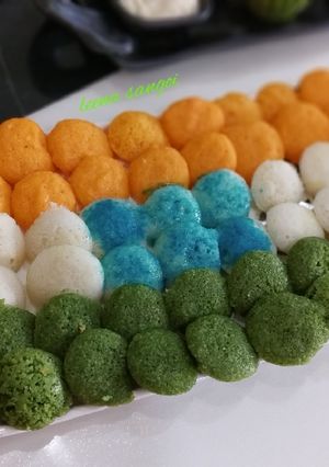 A picture of Tiranga Idli buttons.