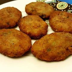 A picture of Crispy raw jackfruit cutlet (Echorer cutlet).