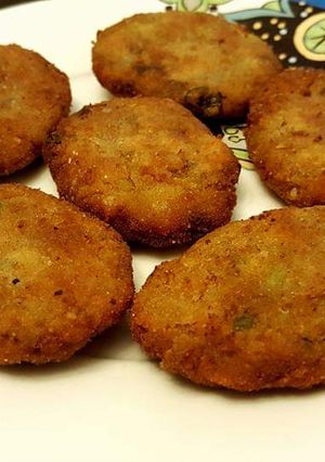 A picture of Crispy raw jackfruit cutlet (Echorer cutlet).
