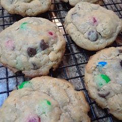 A picture of Monster Cookies.