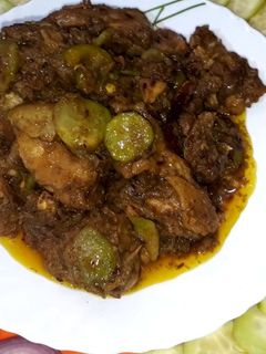 কিউকাম্বার চিকেন কষা (Cucumber chicken kosha recipe in Bengali) রেসিপির প্রধান ছবি