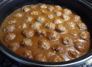 Foto principal de Albóndigas de magro y jamón serrano en salsa