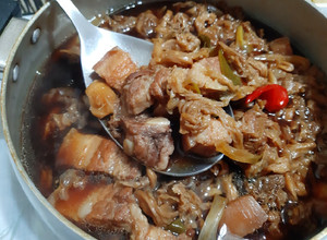 高麗菜乾滷五花肉 的食譜成品照片