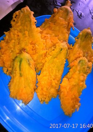 A picture of Pumpkin flower flitters.