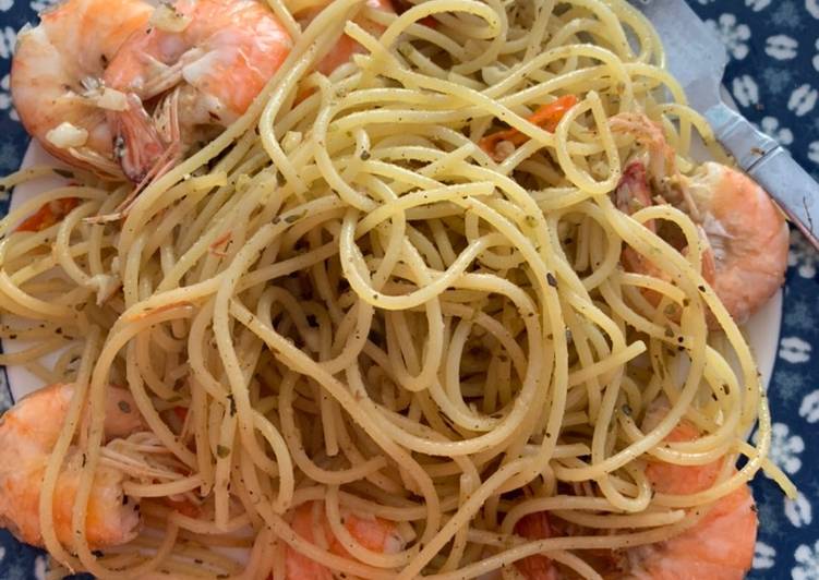 Resep Spaghetti aglio olio with shrimp Anti Gagal