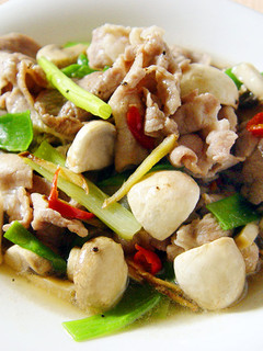 【厚生廚房】梅花肉片炒洋菇 的食譜成品照片
