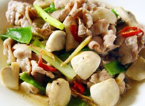 【厚生廚房】梅花肉片炒洋菇 的食譜成品照片