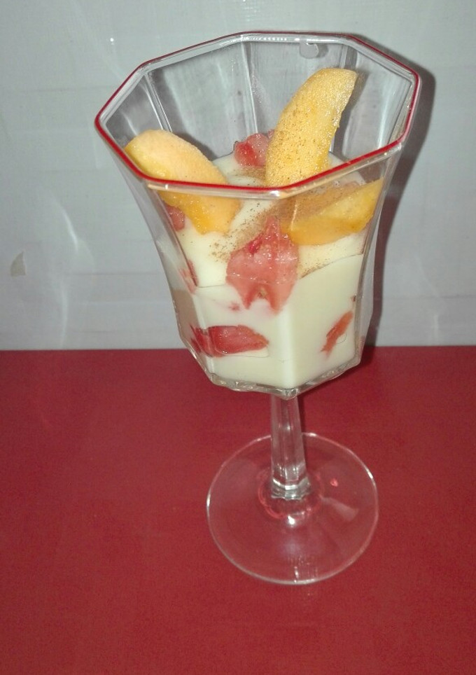 Una foto de Natillas con frutas