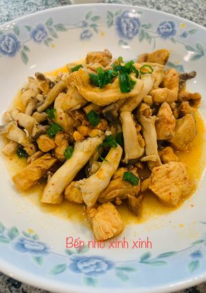 Hình của món Nấm xào thịt gà.