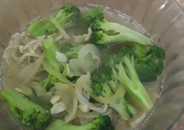 Cara Gampang Membuat Tumis brokoli dan jamur enoki Anti Gagal