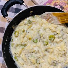 A picture of Roasted Broccoli and Penne in Bechamel sauce.