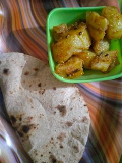 जीरा आलू (jeera aloo recipe in Hindi) रेसिपी मुख्य फोटो