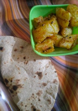 जीरा आलू (jeera aloo recipe in Hindi) रेसिपी मुख्य फोटो