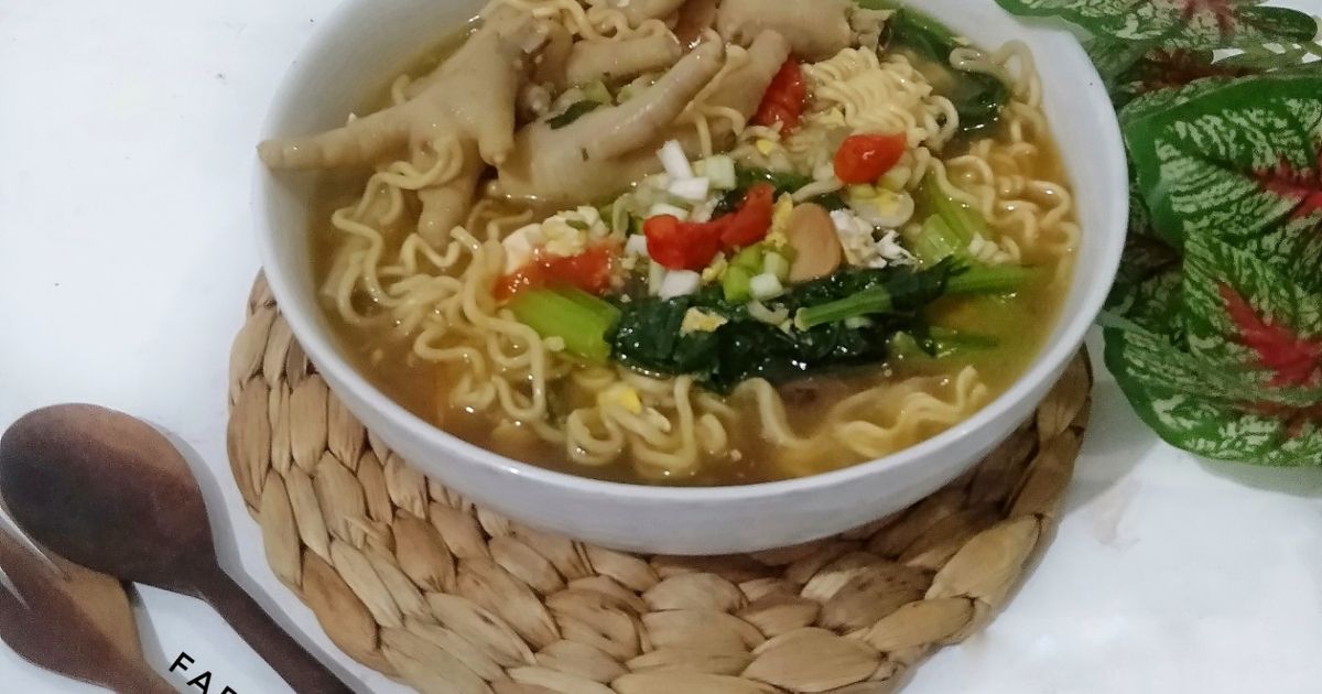 Mie Ceker Kuah Pedas