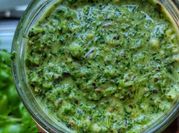 A picture of garlic green chilli