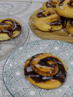 Una foto de Rollitos de canela cumpleañeros